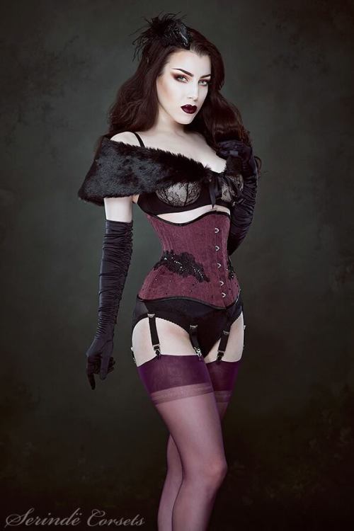 bonjourlecorset:  Corset by Serindë Corsets