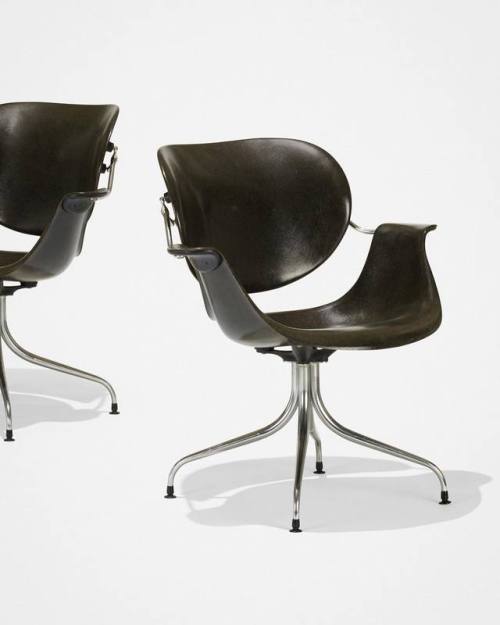 plastolux: wrightauctionGeorge Nelson & Associates | Swag Leg chairs - model MAF for Herman Mill