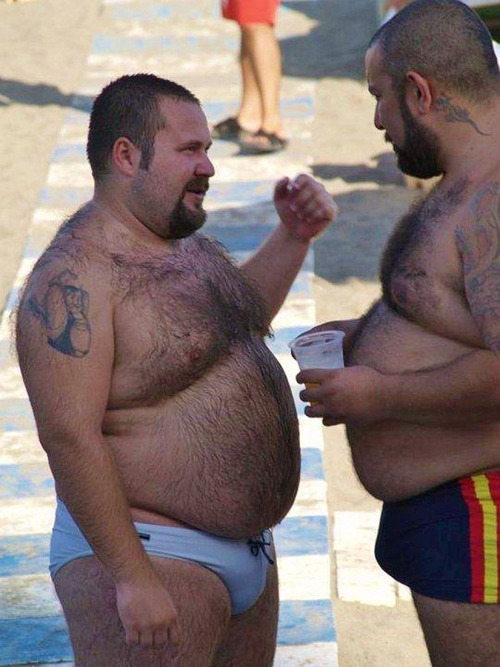 bearmanforever: beartoncity at the beach Mugiwara!