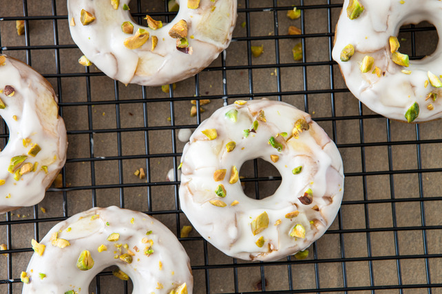 vegan-yums:  Vegan Peaches and cream doughnuts / Recipe 