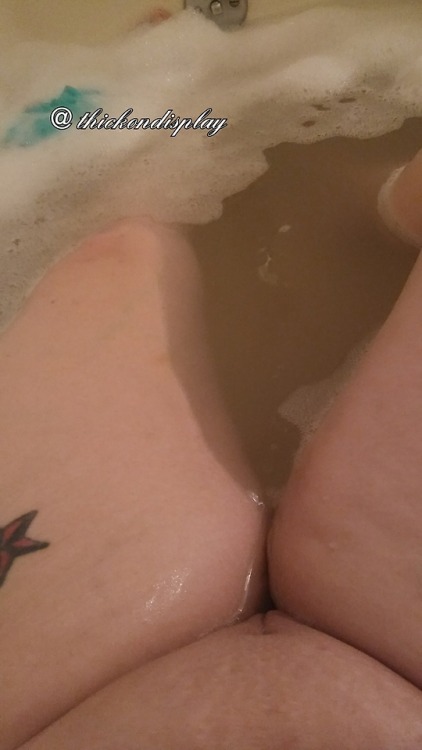 Porn photo thickondisplay:  Bath time…new addition.