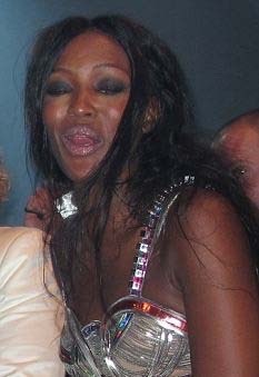 *Get Me Bodied Plays* Do the Naomi Cambel walk&hellip;