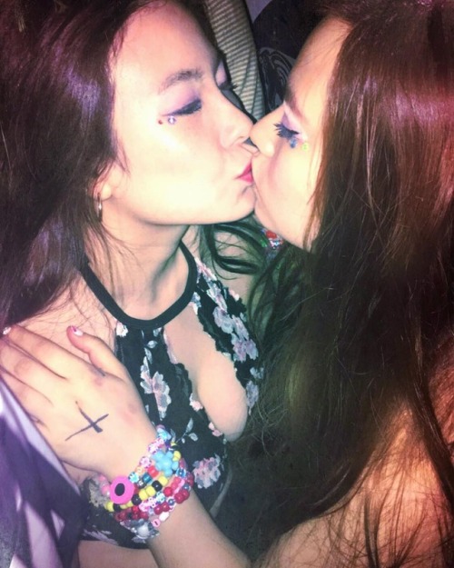 EDM Girls @ hanandwugi and j.o.a.nnn.e (IG).