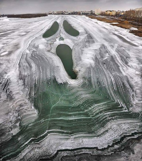 goth9:  A river that iced over Russia 