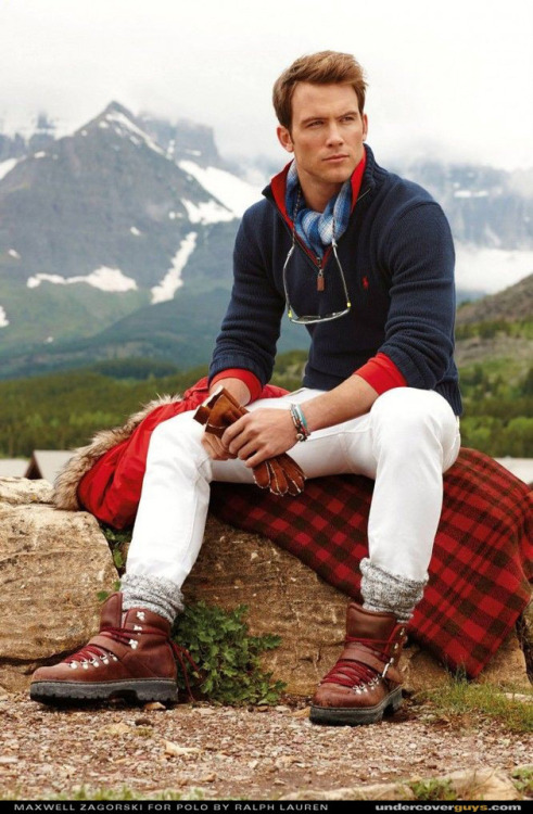 undercoverguys:  BRRRRRRRR!  These 10 Undergear models in Long Johns will warm you up!