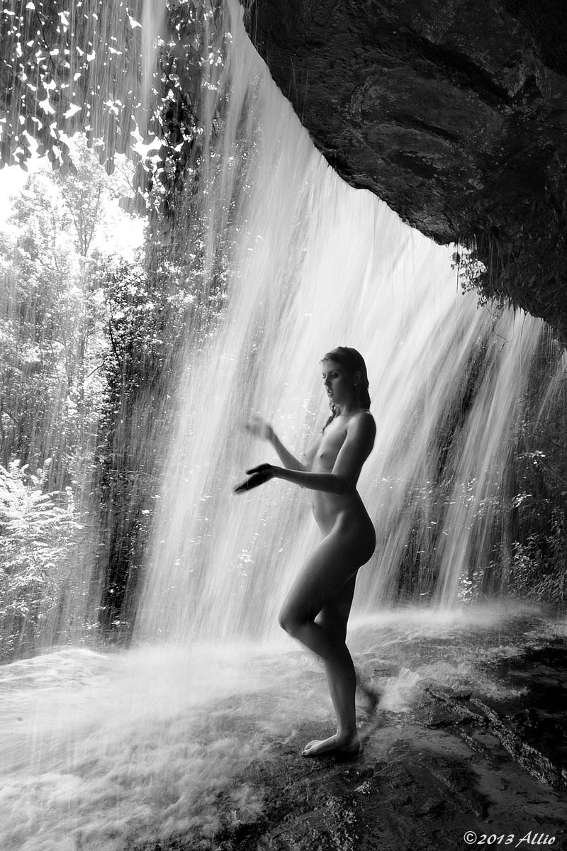 allioart:disinvoltaFaith Eikos musa nuda dall'artista fotografico Allio©2013 Allio
