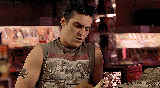 fly-like-a-phoenix:joaquins-phoenixs:Joaquin Phoenix as Max California in 8MM (1999) I’d buy p