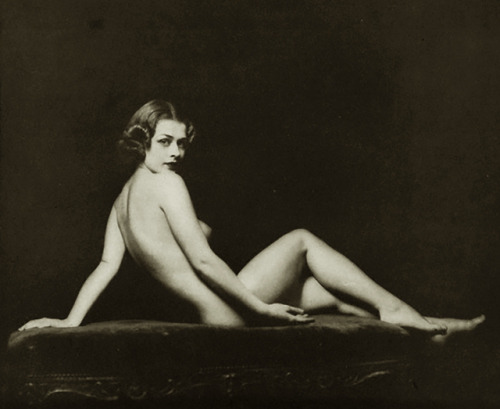 A group of random Alfred Cheney Johnston portraits.  Tag that, motherfuckers.