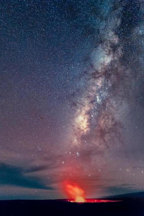 space-pics:  The galactic core of the Milky Way rises over Halema'uma'u Rim at the Kilauea Summit, Hawaii [1333 x 2000] [OC]