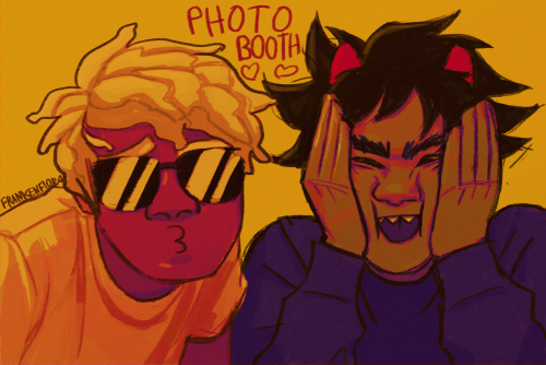 frankenflora:The boys make faces and are generally sappy in the photo booth!They play a game of chic