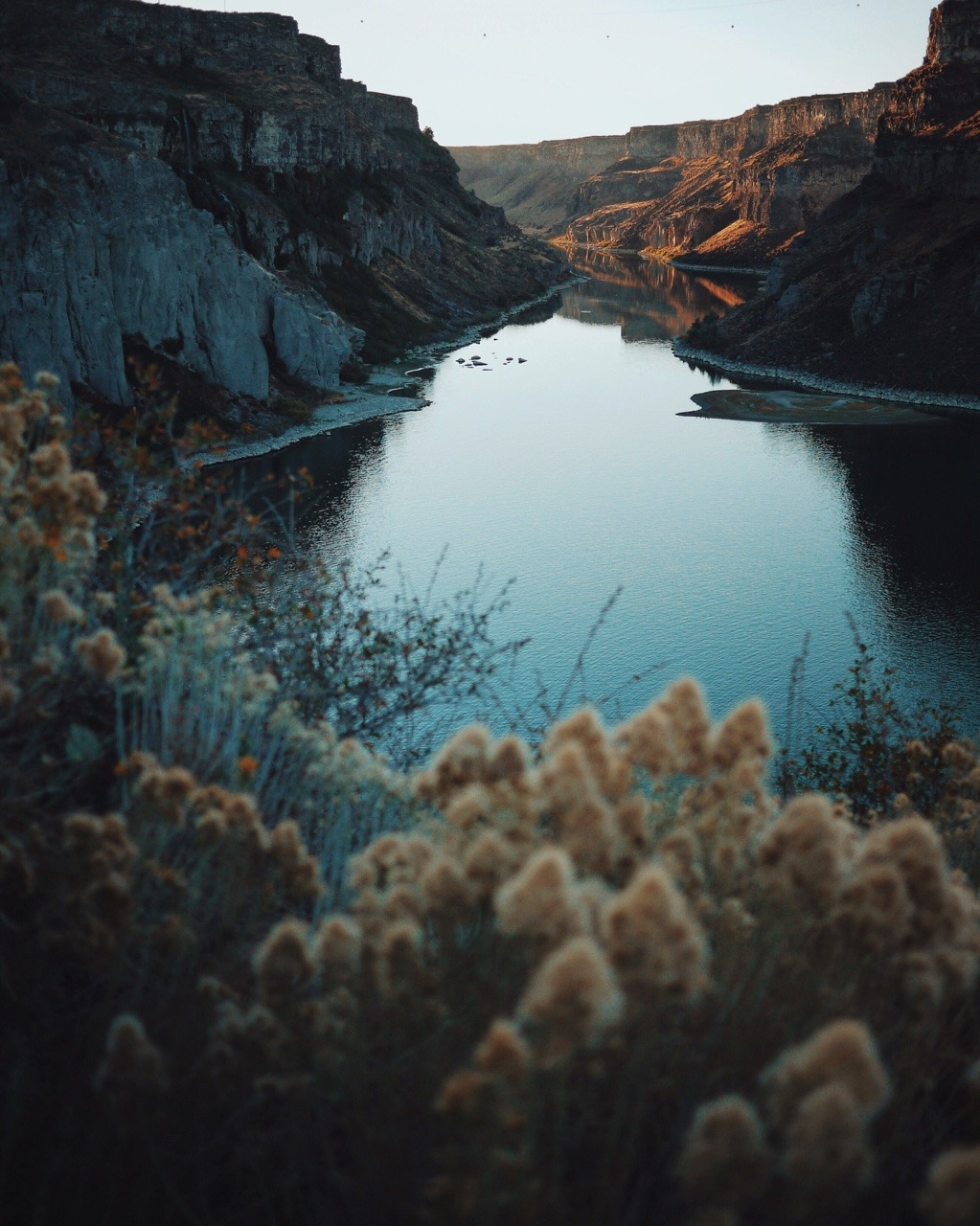 dirtlegends:  Sunset on the Snake River, ID scottchanninghall.vsco.co instagram: