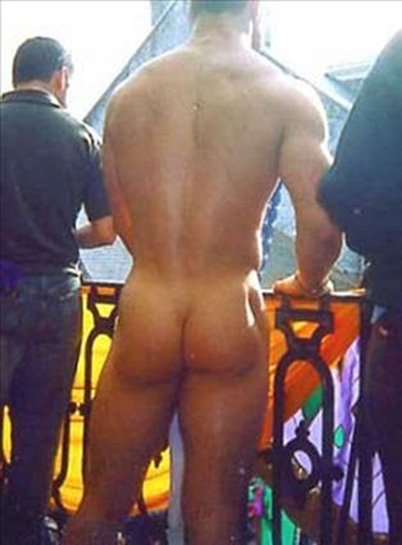 musclehank:  Marco was a shameless exhibitionist. He took every opportunity to show
