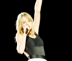 -taylorswift-:two headlights shine through the sleepless night