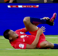 chilent:   3 minutes into the game, Alexis goes down after being fouled by Mercado.