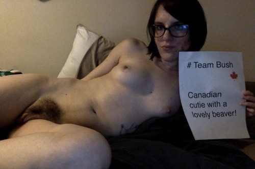 bigpermbigworm:  A lovely fan from Nova Scotia, Canada  Pelo d’Autore n° 3312Brava…. stai ferma con quel rasoio…