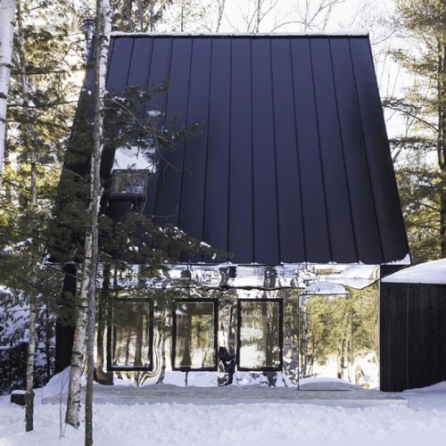 homelimag:  Mirrored Lake Cottage by UUfie 