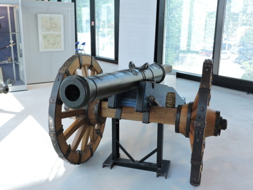 laurentbelkacem:“The Passenger”, 4-pounder 1732 Vallière system cannon made in Strasbourg, Artillery