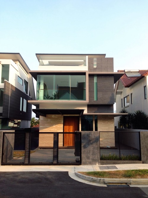 sleepingghouls:  O my god. This is glorious. I NEED this house. 
