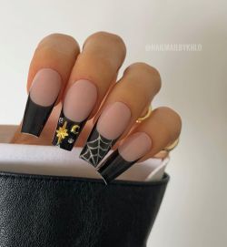 black and gold stiletto nails tumblr