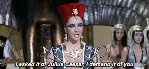 barbara-stanwyck:Elizabeth Taylor and Richard Burton in Cleopatra (1963)