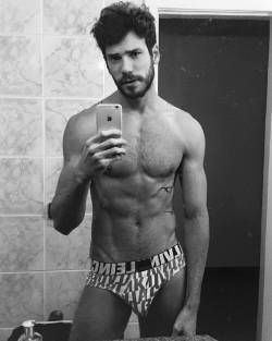 hotmaleunderwear:  hotmaleunderwear.tumblr.com 
