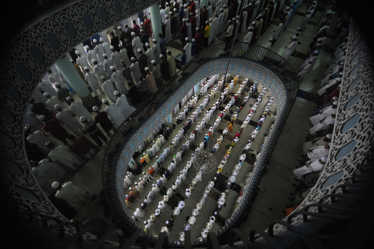 images4images:
“ Bangladeshi Muslims offer Eid al Fitr prayers at the the National Mosque of Bangladesh, Baitul Mukarram in Dhaka Sept 2010.
AFP Photo/Munir uz Zaman
2500x1664
”