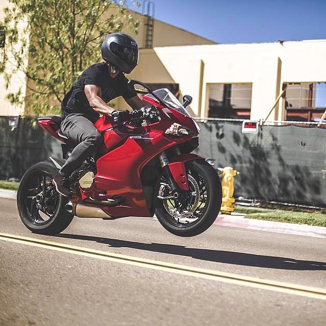 bikeswithoutlimits:  Raise Up | @Mike_Le007 #BikesWithoutLimits #BWL #BlackList #DucatiGram