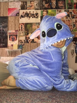 princebrax:  Stitch onesie!  I’ll post