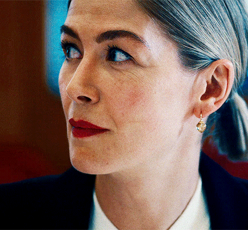 filmtvdaily:ROSAMUND PIKE as Marla Grayson in I CARE A LOT (2020)