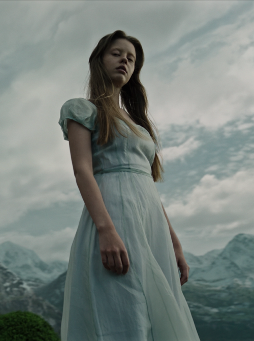 Mia Goth in A Cure for Wellness