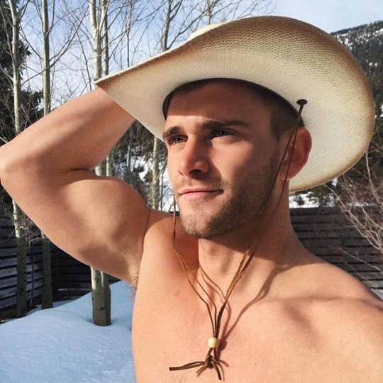 sexy-surfer-joe:  Keegan Whicker 