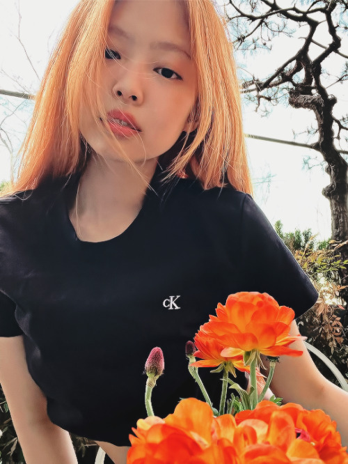 jennierubyjane: Dont talk to me or my new hair