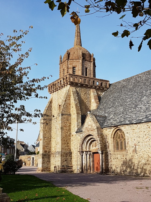 timebird84: Église Saint-Jacques, Perros-Guirec, France This church was one stop on the route