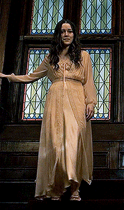 THE HAUNTING OF HILL HOUSE WARDROBE APPRECIATION ↳ Nell Crain
