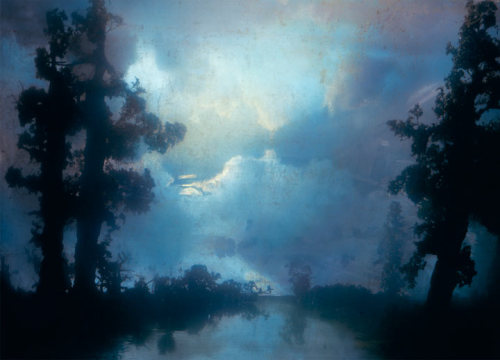 paimona: “Kim Keever shoots large-scale photographs of incredibly detailed landscapes in a 200-gallon tank of water. The tank is filled with water or dry ice and lit with gel-covered lights to transform the strange world into a hazy, fantastical world.”