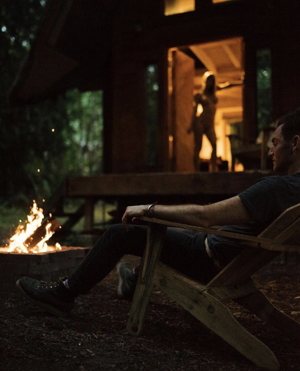 sexyhexe87: Need this in my life , a getaway to a cabin and sitting by the fire with