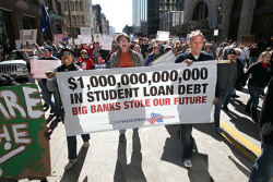 thepeoplesrecord:  Student-loan delinquency skyrocketing, hitting “Danger Zone”January 31, 2013 Most of us are have seen headlines about the burgeoning student-loan crisis. As of August, for instance, student loans had topped 進 billion — an
