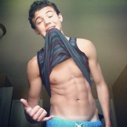 2014homoboy:  boyzwhat:  æ♥  Oh ahhhh ummm…… WOW so many hot boys!!! 