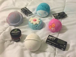 jewlsies:  mini lush giveaway!!!!hi guys,