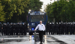 queeranarchism:   60 year old historian Martin Bühler (who identified himself to the press, I do not identify activists without consent) appears to ‘photobomb’ a lot of media images of the G20 in Hamburg. In reality he is a long time observer documenting