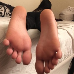 Leiasfeet:  Hope You Guys Enjoy The Pictures 😘 #Leiasfeet #Feet #Foot #Toes #Soles