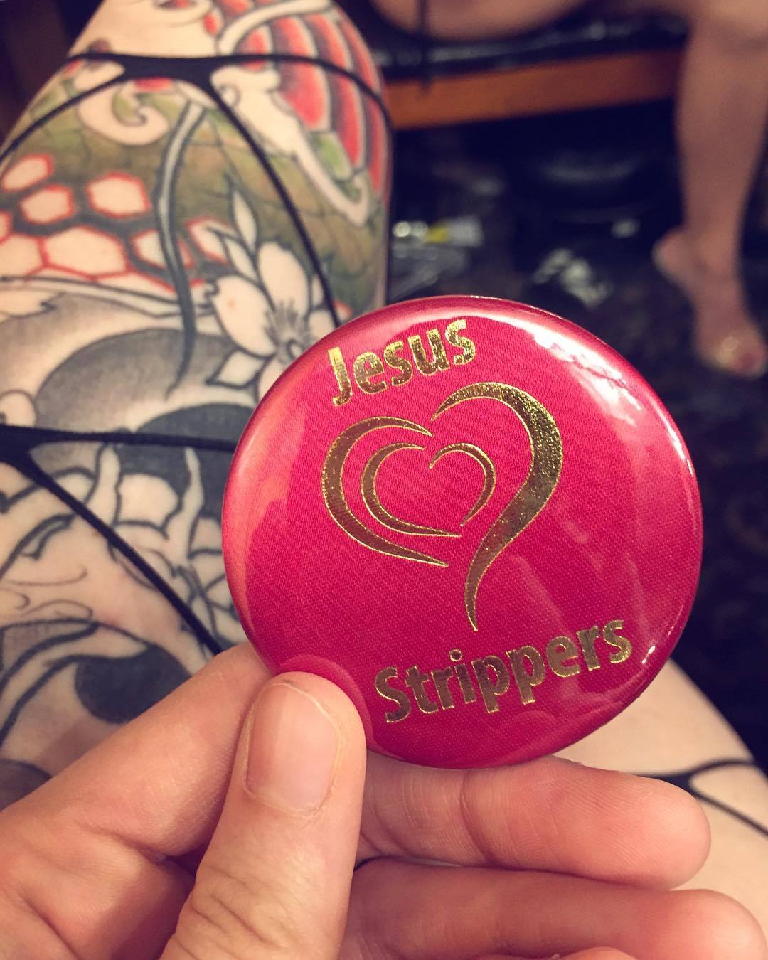 stripper-locker-room:  https://www.instagram.com/whiplash.girl.child/