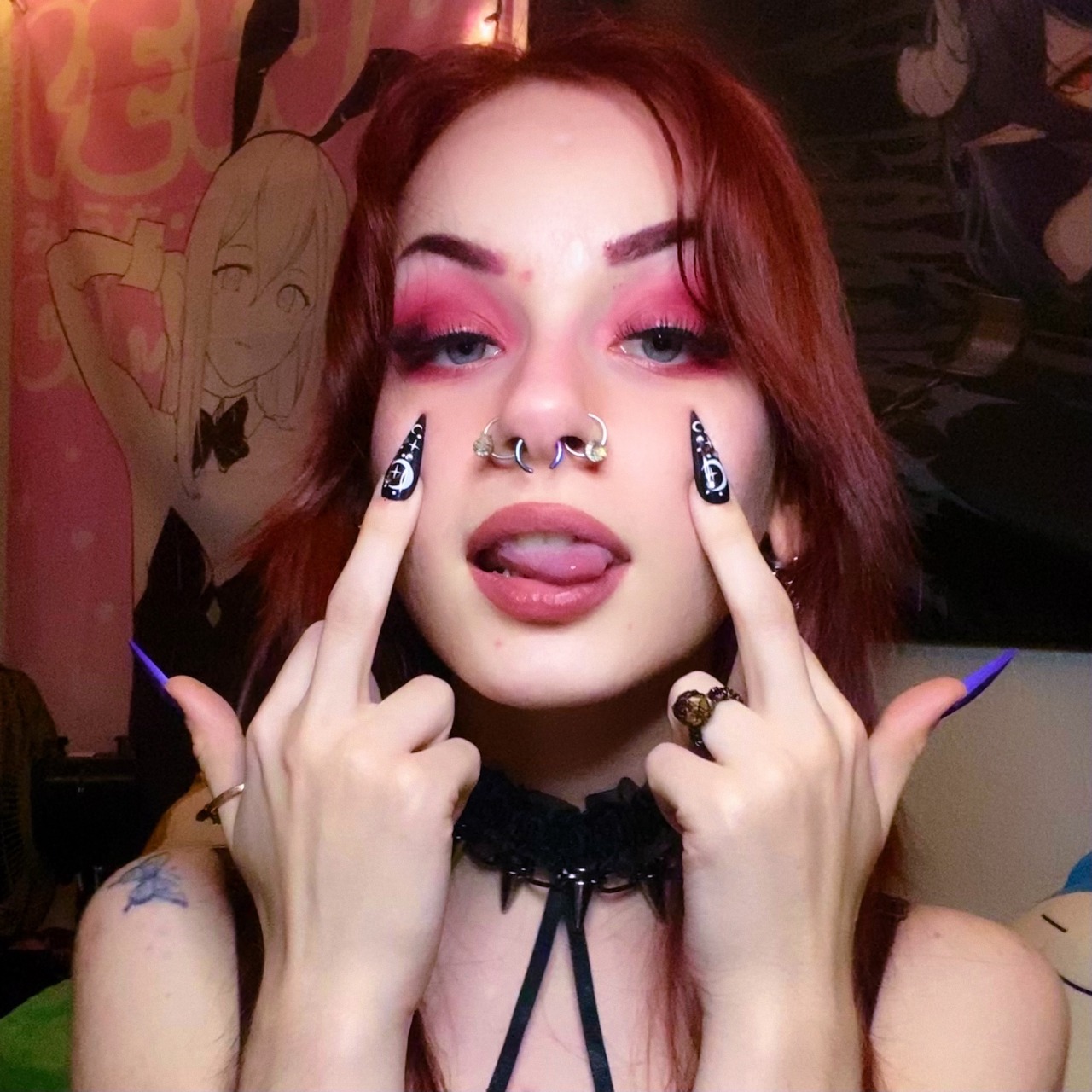 666bedbugs:long time no see lmao, look at my nails :) OF | wishlist | my links
