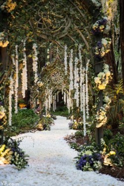 ohhellokelsey:  mississippiabigail:  blake-letellier:  fairyofnorwegianwood:  http://www.vanityfair.com/style/2013/09/photos-sean-parker-wedding  Now that is an epic wedding!  i just want to be galadriel   So magical, oh my word