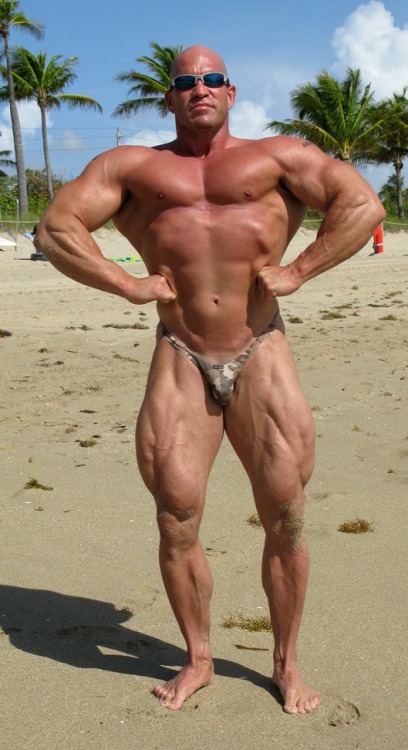 Porn irishmusclegod:  Camp thong photos