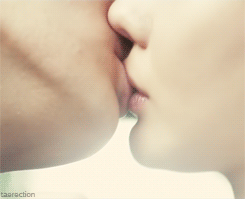 taerection:  1/? of my favorite Kmovie kisses   ↳Ji Sung and Kim Ahjoong (My