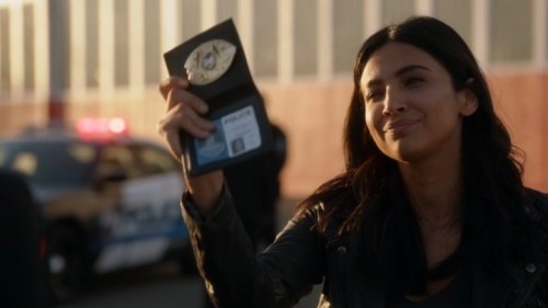 So… Maggie Sawyer with… long hair? So… you took Superman away from me, and you give me a Maggie Sawyer with long hair? Who.. acts like… Renee Montoya?Where’s my short hair badass detective from the special unit…? GIVE