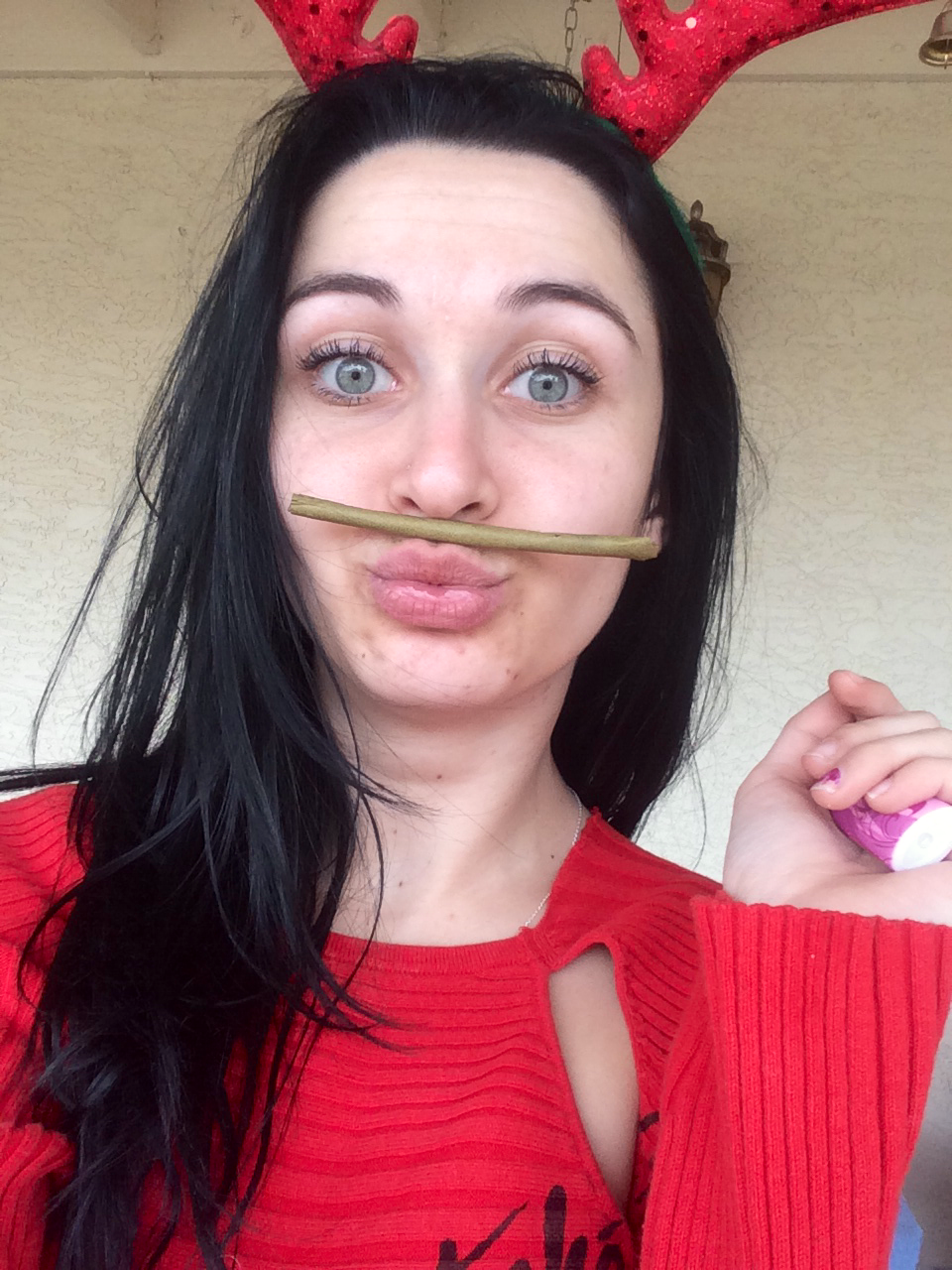 420lovebug:  Merry Christmas every one 🎅🎄🎁🍁 