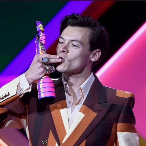 WinnerHARRY STYLESluomovogueYou can always rely on @HarryStyles ’s @Gucci outfit! The singer just wo