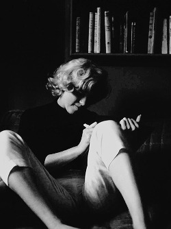 missrnonroe:Marilyn by Alfred Eisenstaed, 1953.
